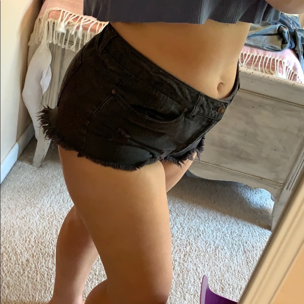 H&M black high waisted short shorts